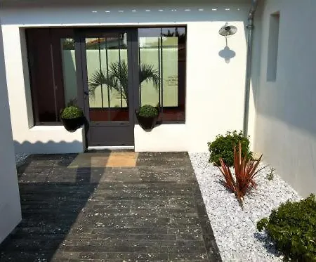 Vila Les De L'embarcadere La Serpent La Flotte